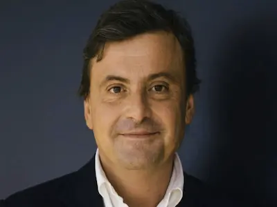 Carlo Calenda raccomanda Spot +777 Armani Elite